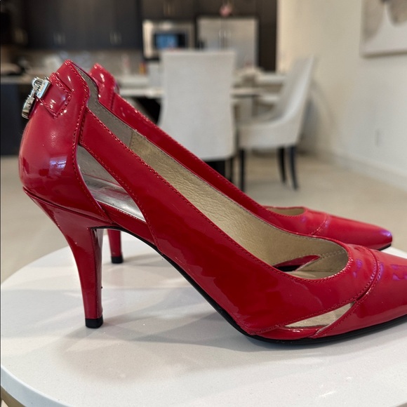 Michael Kors Red Stiletto Heels, Size 6, Patent Leather. - Picture 8 of 8